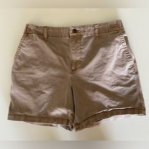 Old Navy Women’s Everyday High Waisted Pull On Chino Shorts Size M
